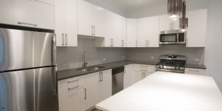 5487-5491 S. Hyde Park Boulevard Gallery 17