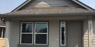 2 Bedroom / 1 Bathroom in SW Redmond Community Gallery 1