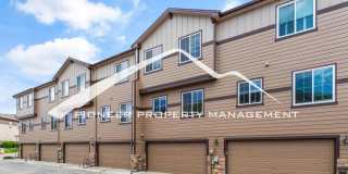 Low-Maintenance Living with Mountain Views! 3BR Townhome, 2-Car Garage & A/C Gallery 22