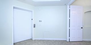 PET FRIENDLY UNFURNISHED ELEVATED PENTHOUSE LIVING WITH PRIVATE ELEVATOR Gallery 8