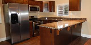 GORGEOUS TOWNHOME 3 BR, 2.5 BA, 2 CAR GARAGE Gallery 8