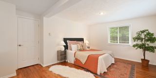 Cozy 2-bedroom 2 bath house in Redmond- Offering a 6-month lease. Gallery 16