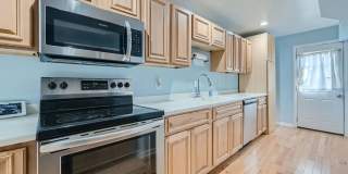 Charming Baltimore Rowhome with Exposed Brick & Private Patio Gallery 9