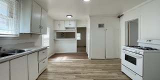 Spacious 2-Bed 1-Bath House Gallery 5