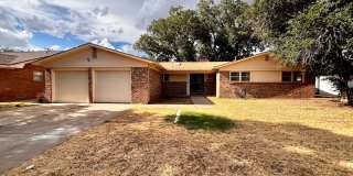 Amazing 4/2.5 in Prime Location! Minutes from Texas Tech and Hospitals! Gallery 1