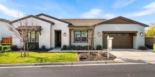 GORGEOUS 3300 Sqft Single Story 4 Bed 3.5 Bath House in Brentwood Gallery 1
