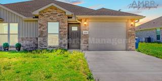 Cozy 3 Bedroom Duplex Available Now Gallery 1