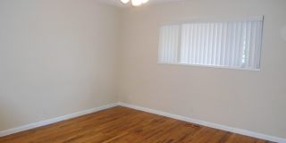 UNR friendly 3 Bedroom , 2 Bath close to campus Gallery 11