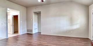 Inviting 3 Bedroom 2.25 Bath home in Hymesa Estates! Gallery 5
