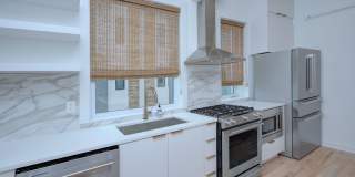 Welcome to 2737 Shenandoah Ave – a modern townhome for rent in Charlotte located in the highly sought-after Chantilly neighborhood Gallery 9