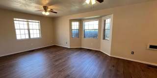 3611 North Drexel Boulevard Gallery 4