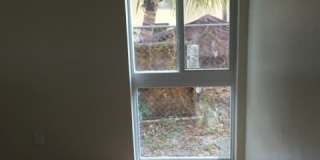 Large 4 -2 house in sw area ! Off Davie blvd Gallery 16