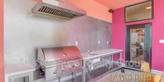 Yancey Street Gallery 27