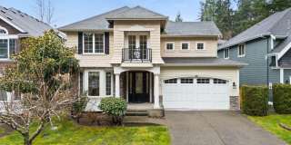 Elegant University Place Home with A/C, Tandem Garage, Office  Balcony Bedroom Near JBLM! Gallery 1