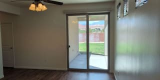 Easy Living in Coral Canyon! 3 Bedroom Home Gallery 8