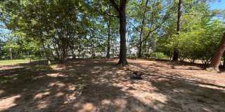 3 BR between North Elm and North Church Gallery 15