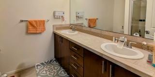 North Lynnwood 3 bdrm with Bonus/Media Room Gallery 12