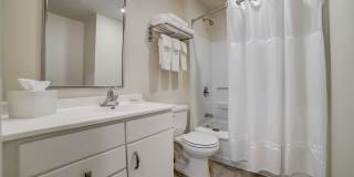 Simplicity at the Rim Gallery 16