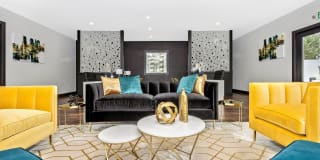 209 at Pickwick Apartments Gallery 1