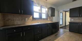 Charming Corner lot for rent! Gallery 6