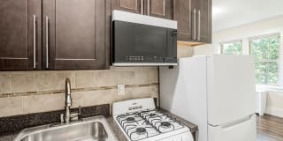 55 Monroe Place Apartments Gallery 2