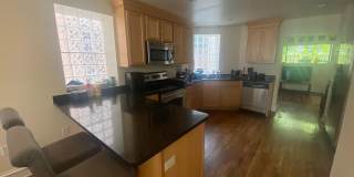 5 Bedroom House in the Southside Flats!  Central Air. Washer and Dryer on Main Floor. Private Patio. Gallery 12