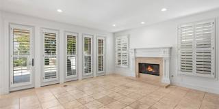 17 Colonial Gallery 11