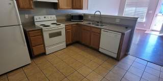 Great Opportunity: 2BR Townhome with Private Garage Gallery 1