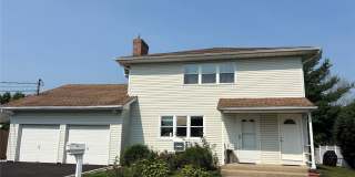 8 Locust Street Gallery 1