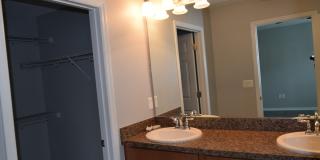 Super 3 bdrm 2-1/2 bath townhome  in gated Community! Gallery 9