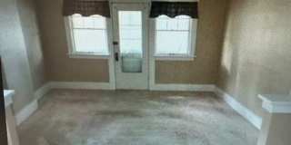 1212 N Frink St Gallery 5