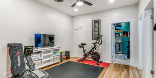 BEAUTIFUL 3-BEDROOM HOME IN LOS ANGELES HEIGHTS Gallery 10