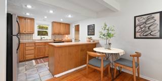 Cozy 2-bedroom 2 bath house in Redmond- Offering a 6-month lease. Gallery 7