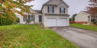 Split level in Parkside Green - Showing Friday 10/9 1PM-1:15 Gallery 1