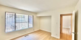 AVAILABLE NOW: BIG College Area Townhome 4bd/2.5ba HUGE garage, AC, pool, W/D Gallery 29