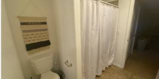 Beautiful 3-Bedroom Townhome in a Prime Location Gallery 1