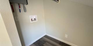 2402 S 20th Unit A - Downstairs unit Gallery 10