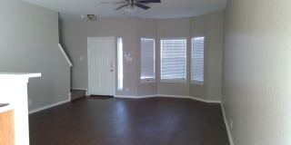 Townhouse near Medical Center in Gated Community Gallery 5