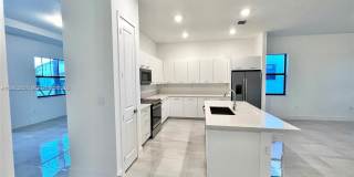 17324 SW 41st St Gallery 1