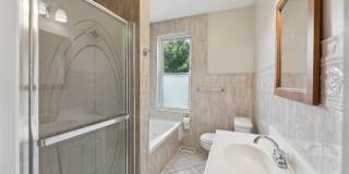 3 Level Semi-Detached Row Home in Columbia Heights Gallery 32