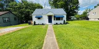 2 Bed, 1 Bath house w/ large level yard and laminate floors 2 Bed, 1 Bath house w/ large level yard and laminate floors Gallery 1