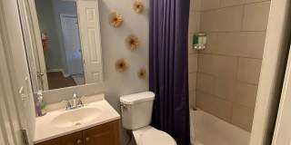 Room in 4 Bedroom Home at Jones Ave NW Gallery 17