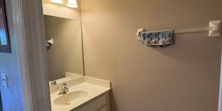 Charming 2BR Townhome in Fort Myers Gallery 5