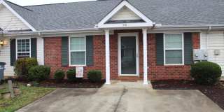 540 Edgecliff Lane Gallery 1