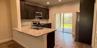 Newer Construction 3 Bedrooms 2 Baths! Gallery 8