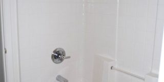 Modern 4 Bed 5 Bath Near UofA – Private Baths & Off-Street Parking Gallery 17