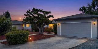 Charming single level 4 bedroom home in Martinez. Move-in ready! Gallery 1