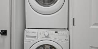 The Landing at Vinnin Square Gallery 20