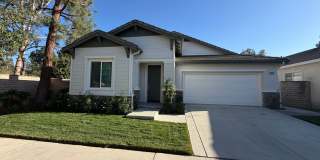 3 bed, 2 bath 1-story home with great curb appeal + bonus room Gallery 1