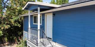 Convenient Upstairs Apartment Convenient Upstairs Apartment Gallery 10